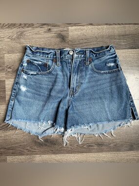 Abercrombie & Fitch Mid Rise Boyfriend Short